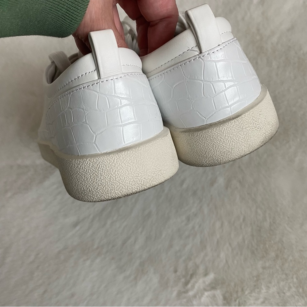 VIONIC Winny White Leather Croc-Embossed Comfort Sneakers | 6.5 - Picture 6 of 9